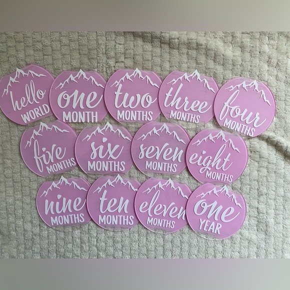Baby Monthly Milestone Markers - Picture 1 of 6